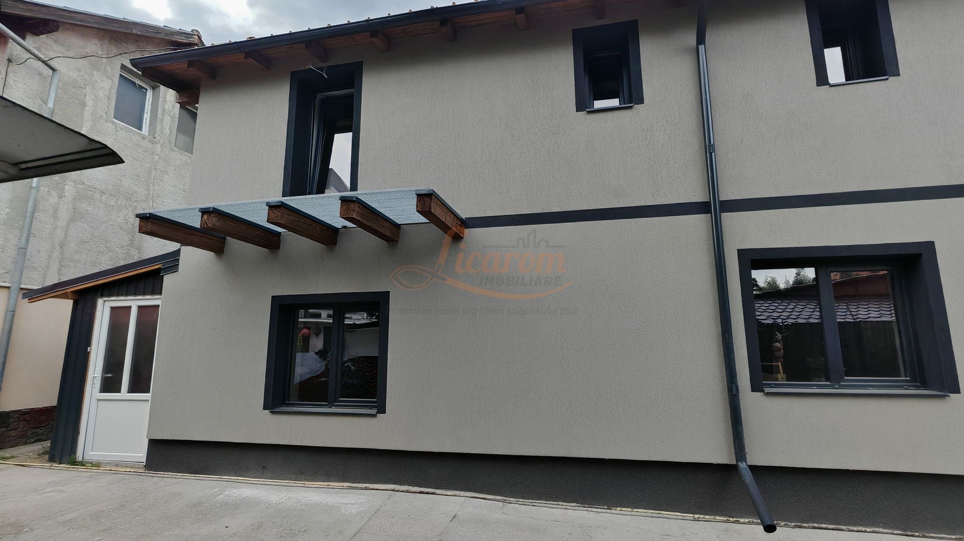 Apartament tip Casa 4 camere strada Carpatilor,totul nou. - imaginea 8