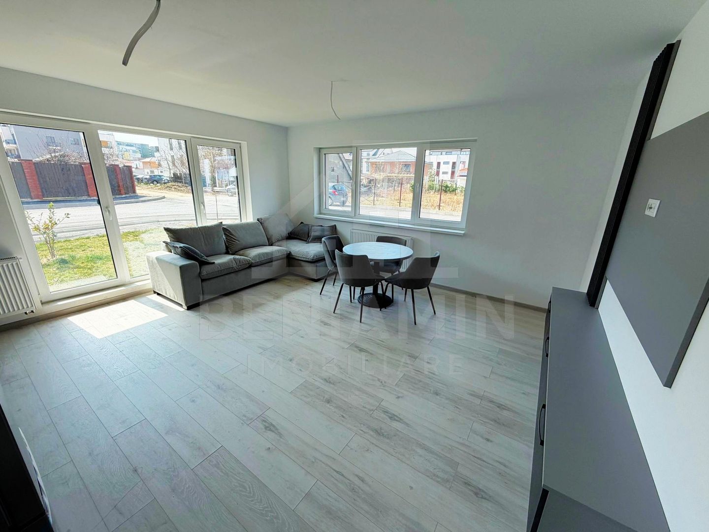 2 Camere-Coresi-Parcare subterana-55mp-Nelocuit-Mobilat-Utilat-Liber - imaginea 2
