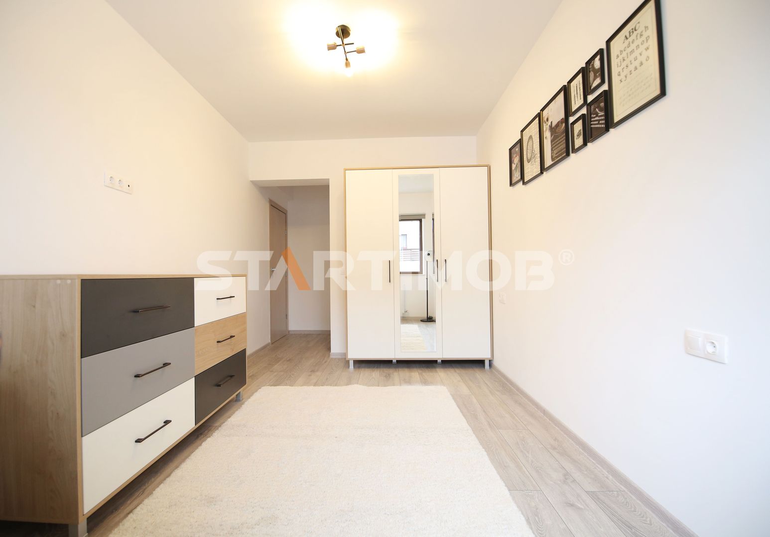 Apartament mobilat 3 camere cu parcare subterana
