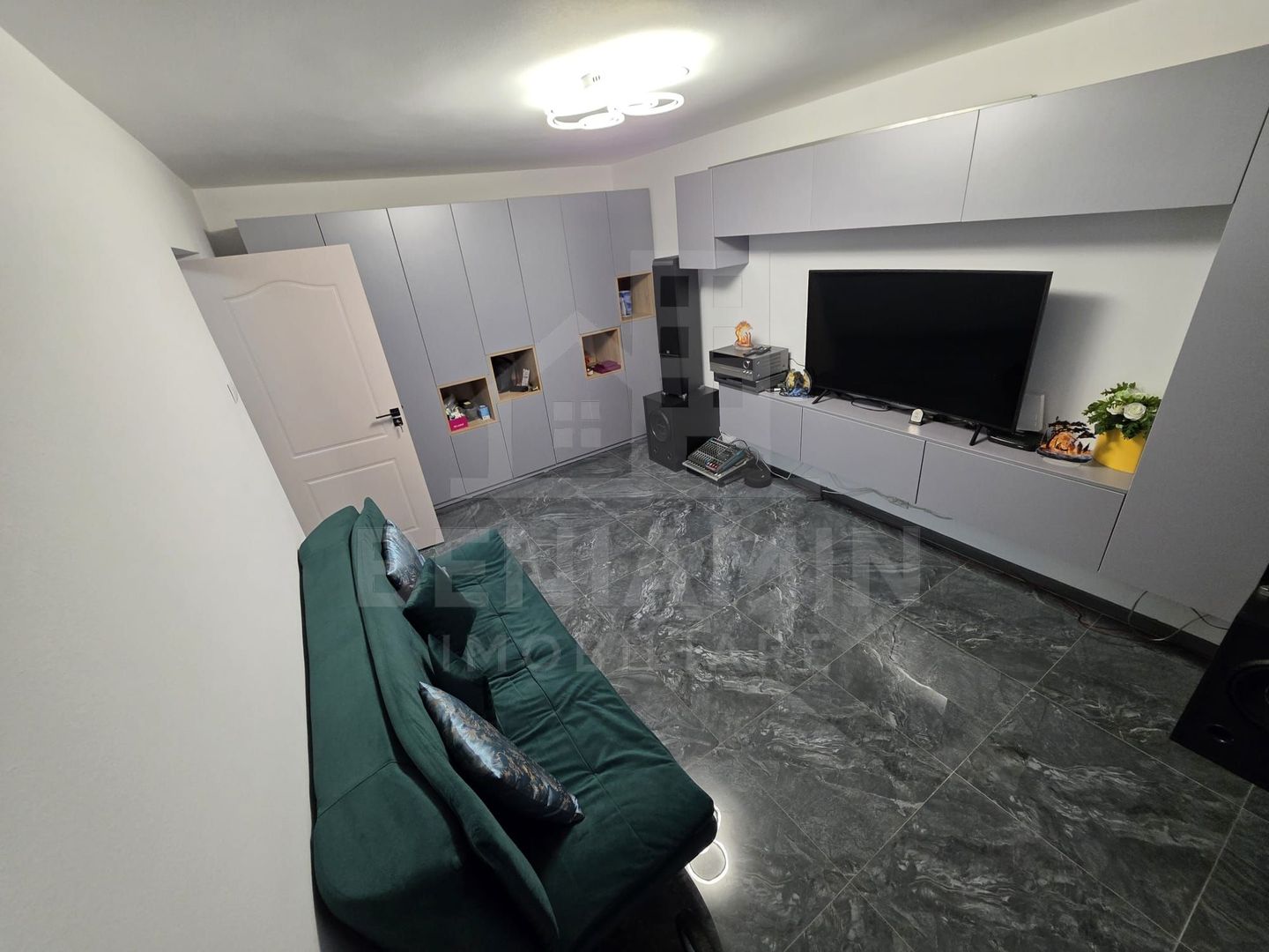 Apartament 2 camere decomandat 52mp Brazda, centrala proprie - imaginea 2