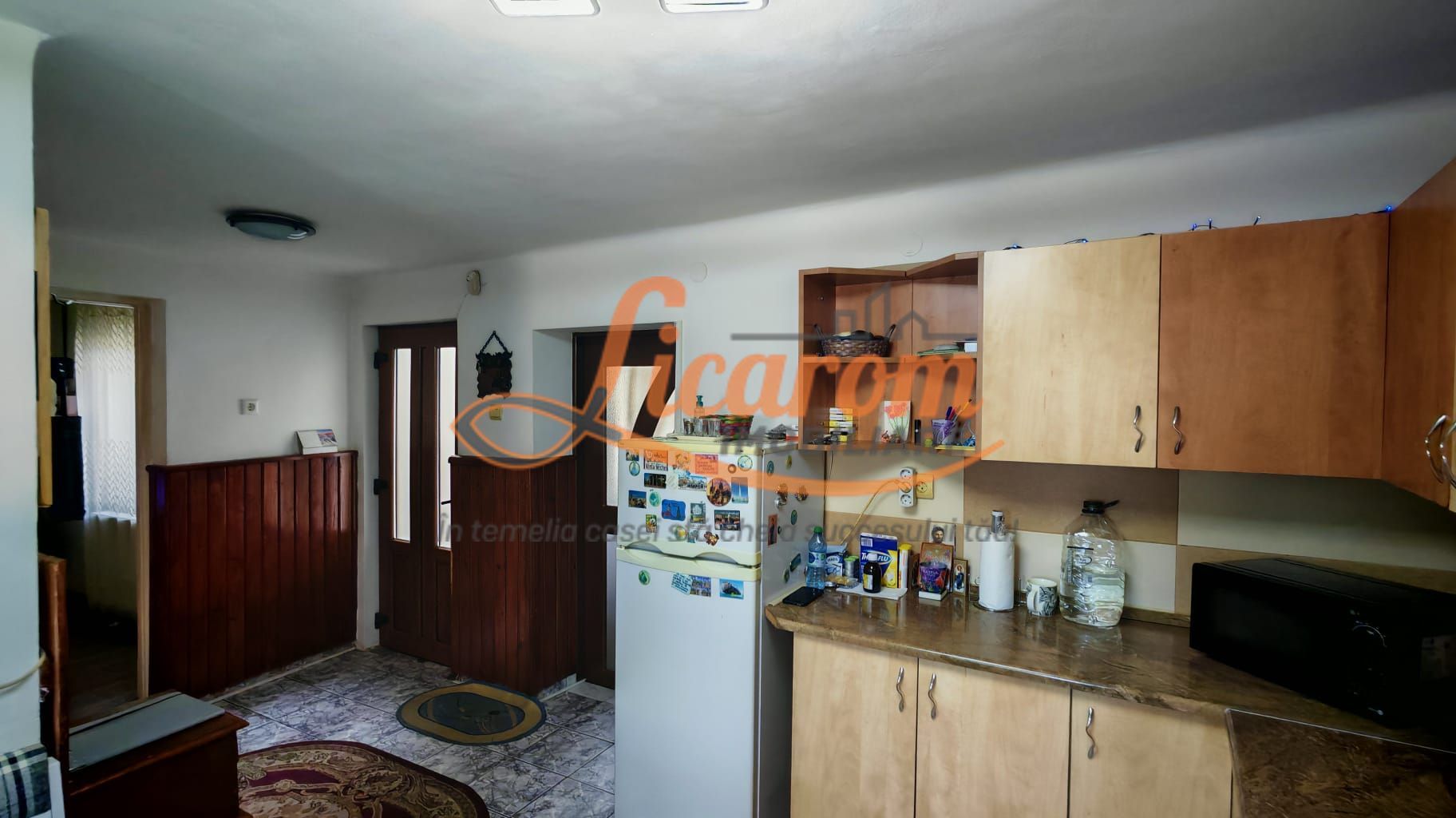 Corp de casa 4 camere zona Nicopole,curte comuna cu 1 familie. - imaginea 4