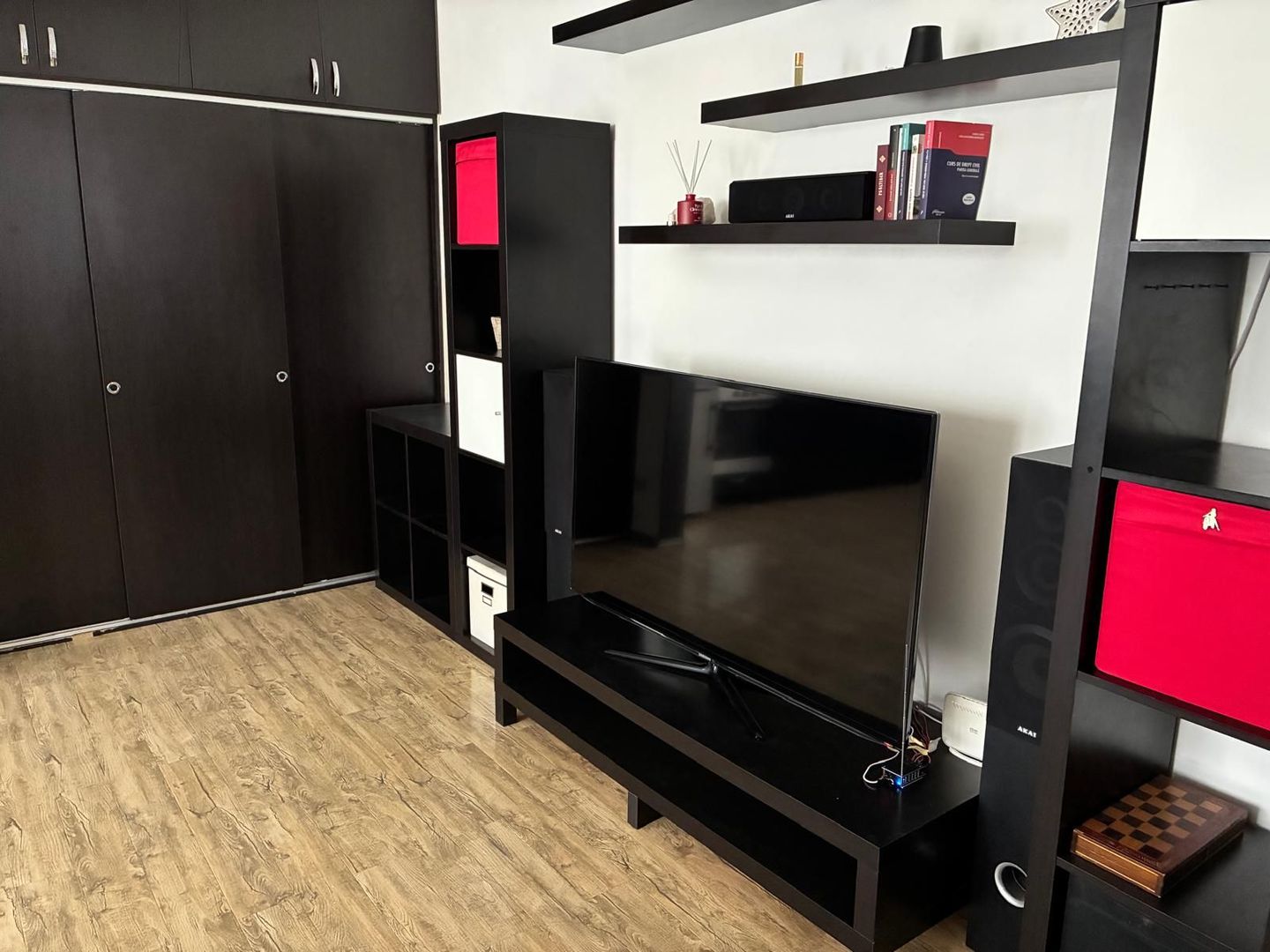 Inchiriez apartament 2 camere  Prelungirea Ghencea cu loc de parcare. - imaginea 2