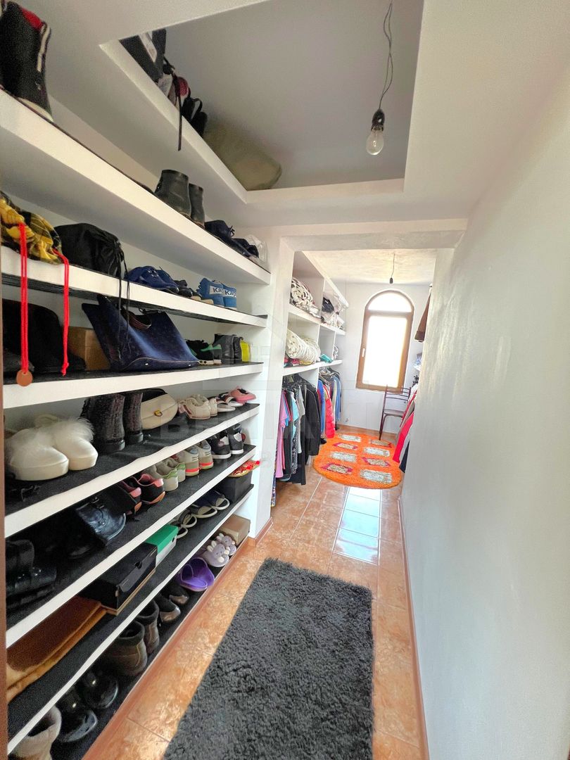 Casa 5 Dormitoare 2 bucatarii 3 bai Living-Toate utilitatile-Popoveni - imaginea 6