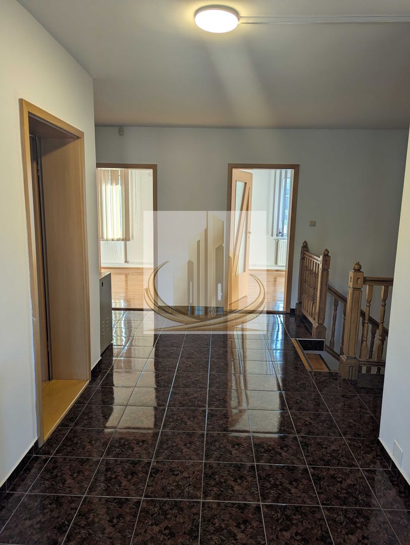 Vilă pentru Activități Comercia –5 Camere, Curte500 MP – Zona Aradului - imaginea 4