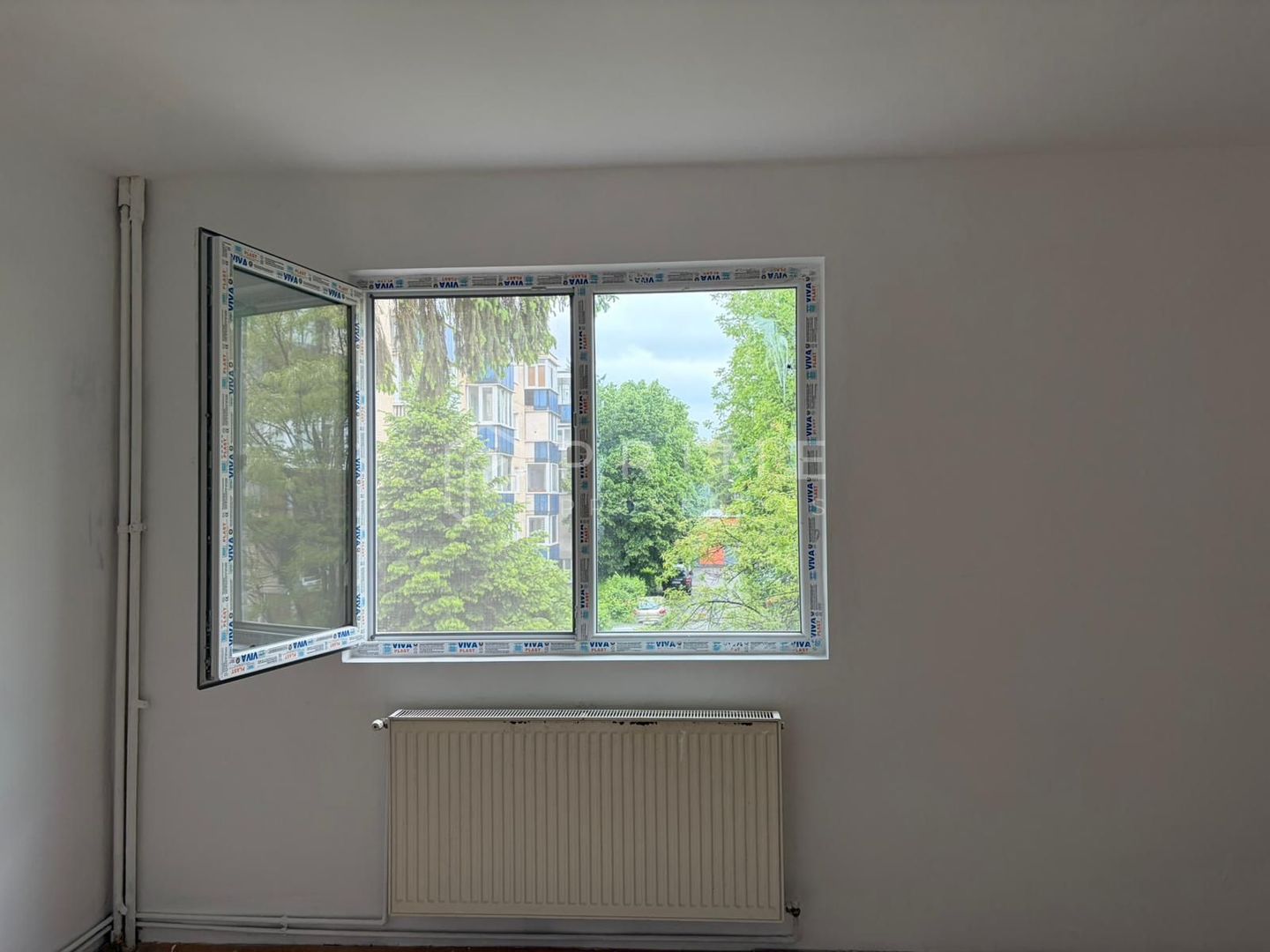 Apartament cu 3 camere, etaj 2 – Zona Dâmbul Pietros - imaginea 3