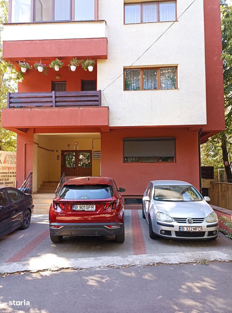 Crangasi, bloc boutique, terasa 50 mp, garaj.