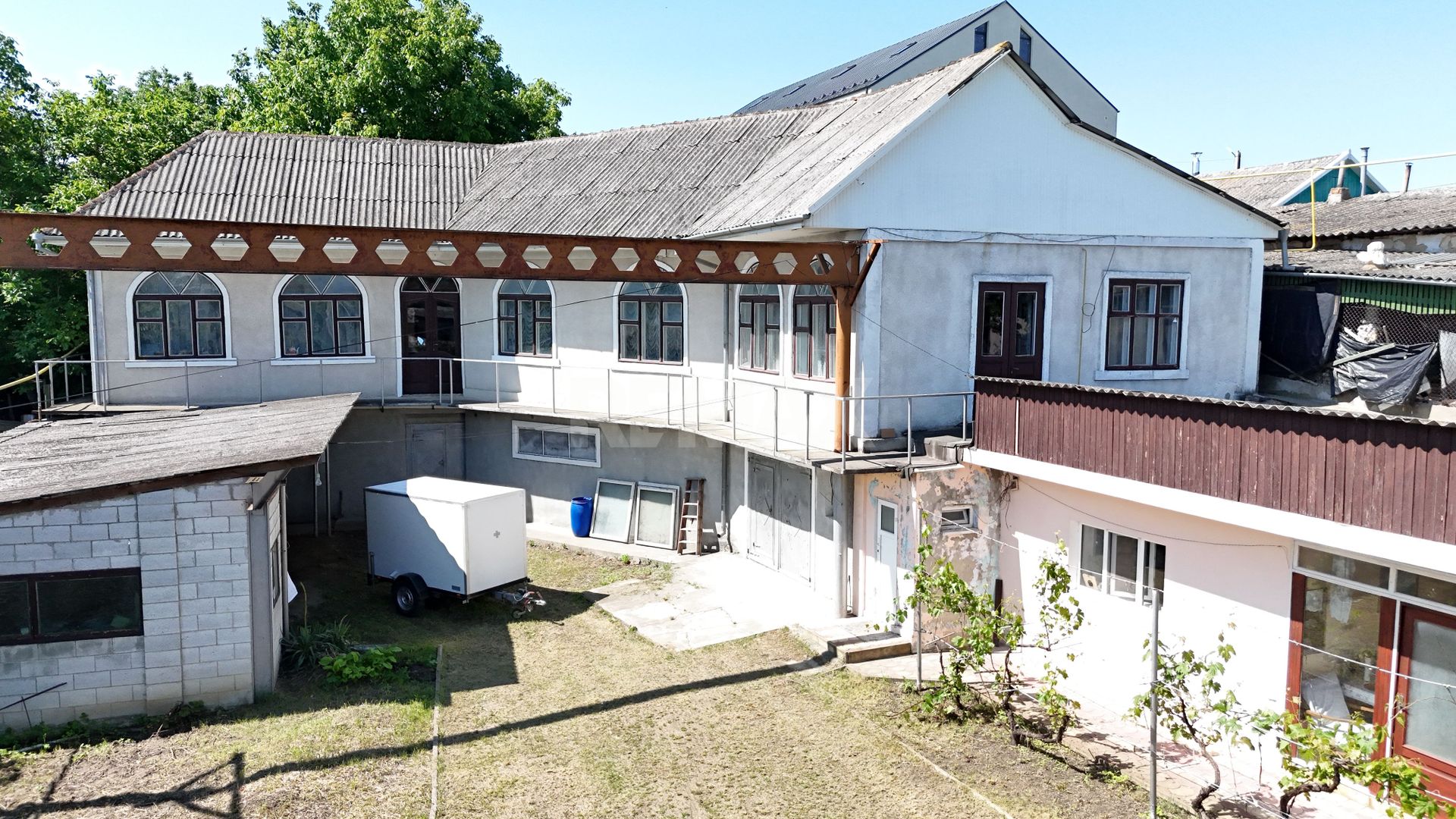 Vânzare I Casă cu potențial comercial uriaș I Demisol 135 m2 pentru producție/afacere I Or. Strășeni