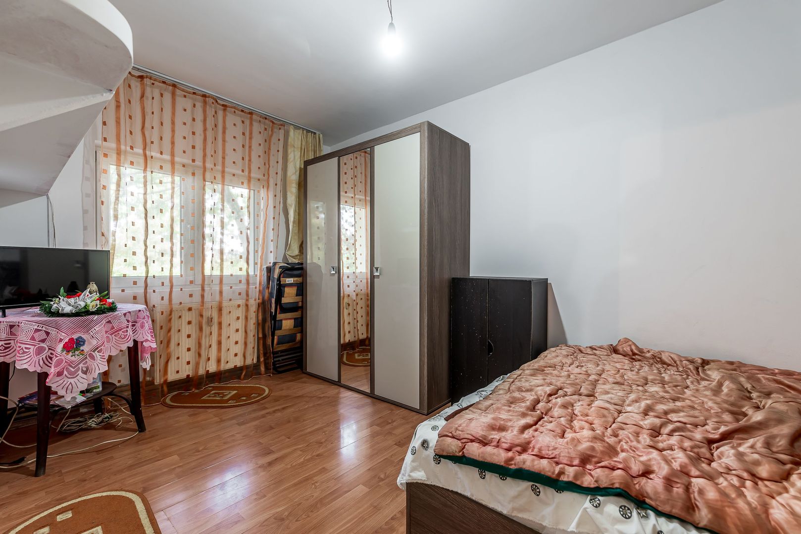 Imagine 5 - Apartament cu 3 camere decomandat la parter in Confectii Comision 0%
