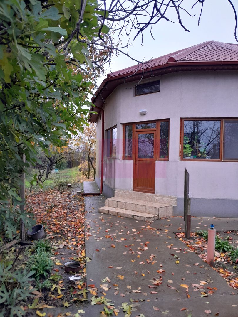 DE VANZARE CASA IN COM. BRANESTI (IF)