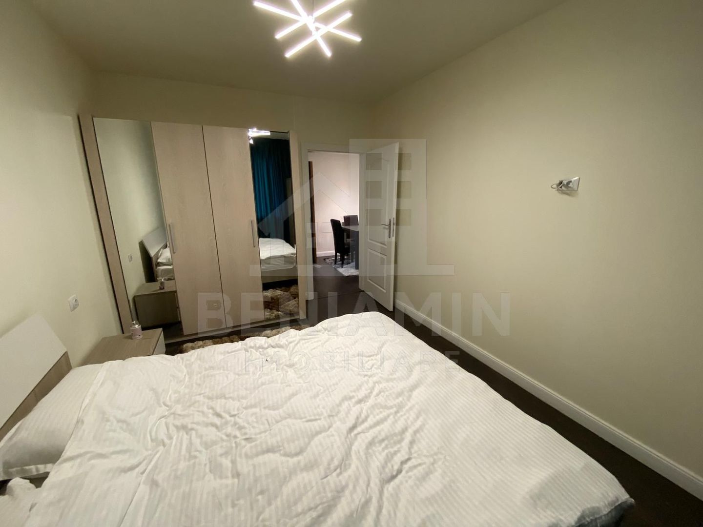 Apartament modern 3 camere-Zona Ciuperca-Loc de parcare-Disponibil - imaginea 6