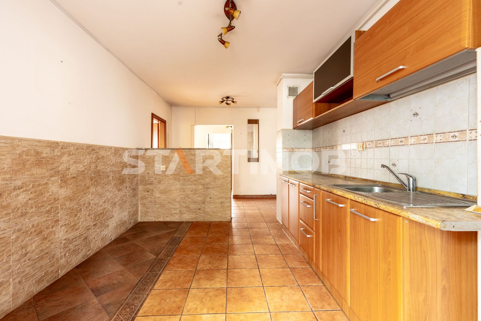 Apartament 3 camere  cu boxa si parcare