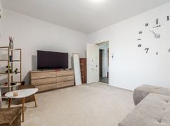 Apartament cu 1 cameră, balcon închis și boxă pe str. Carol Davila