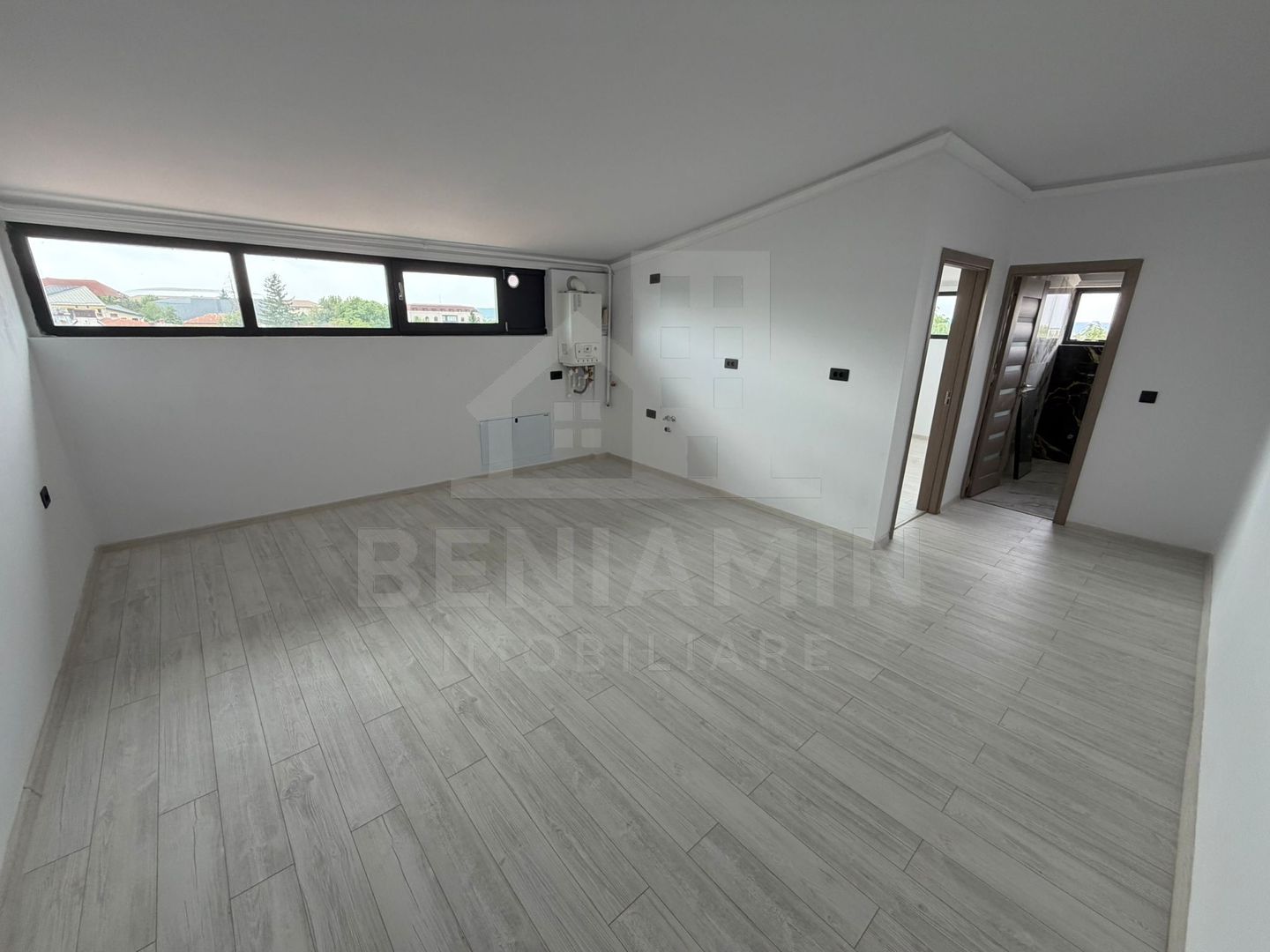Apartament tip studio-Bloc nou-Incalzire in pardoseala-etaj 3-liber