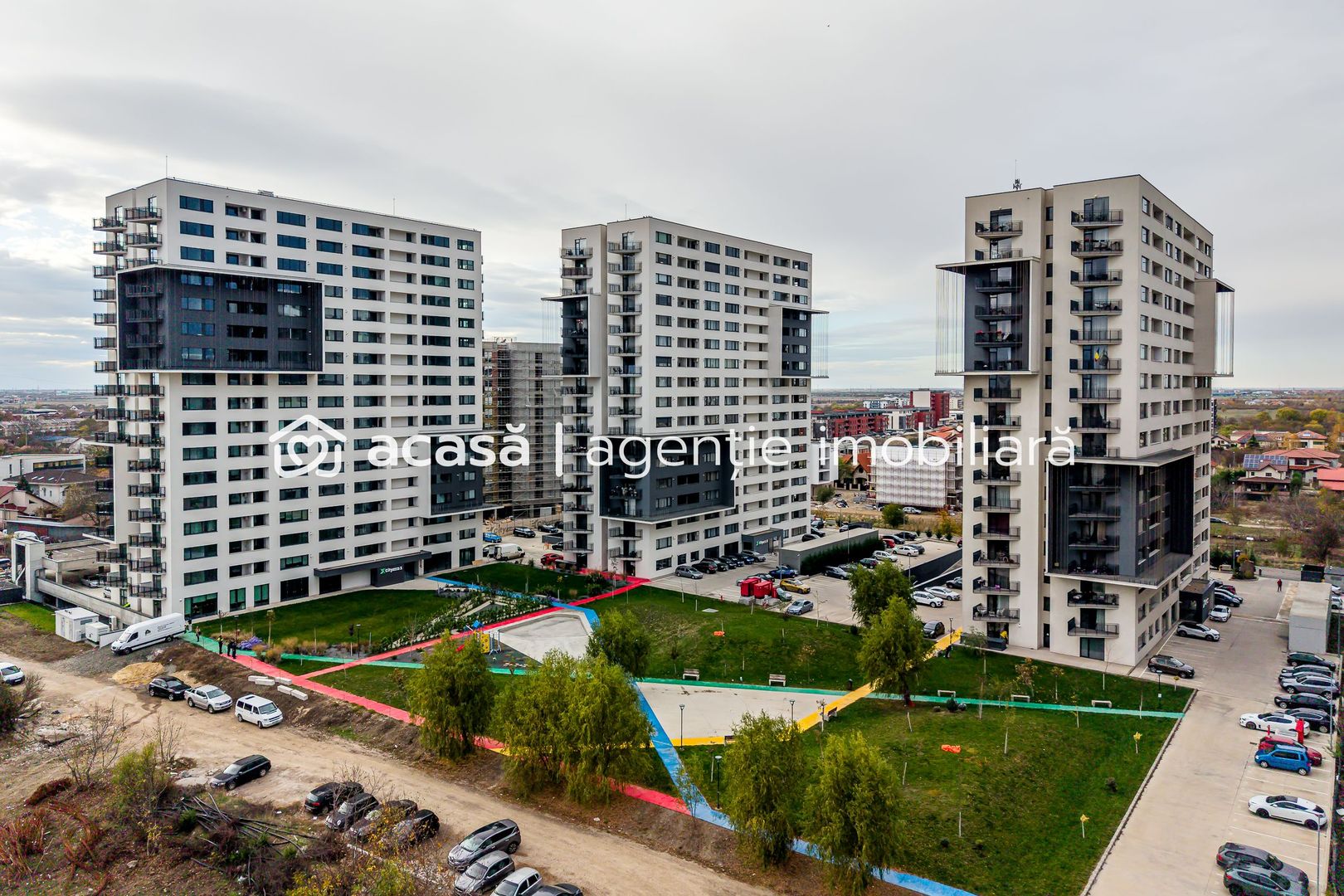 Imagine 1 - XCity Towers: 3 camere modern, etaj 2, living generos
