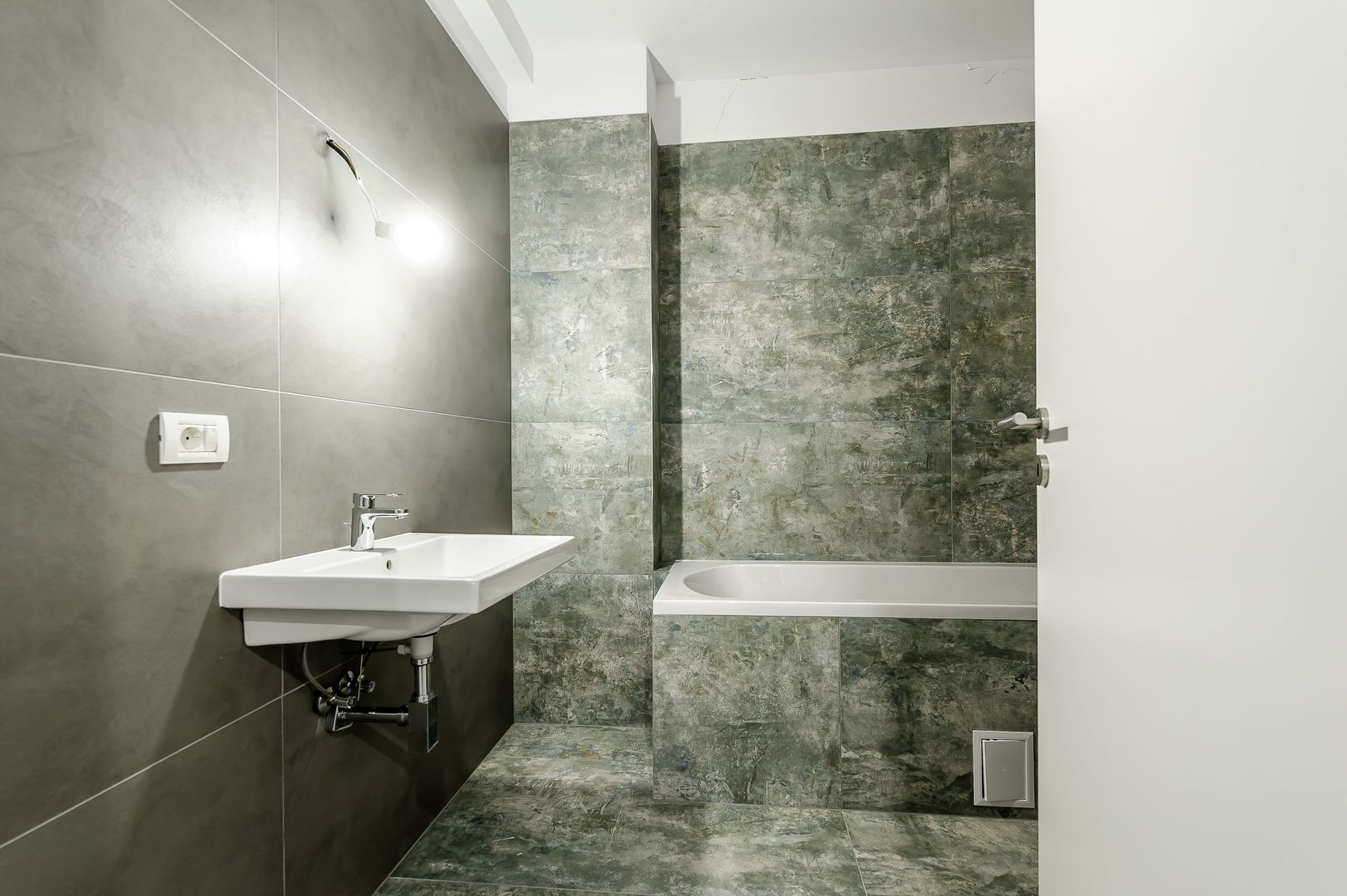Imagine 9 - XCity Towers: 3 camere modern, etaj 2, living generos