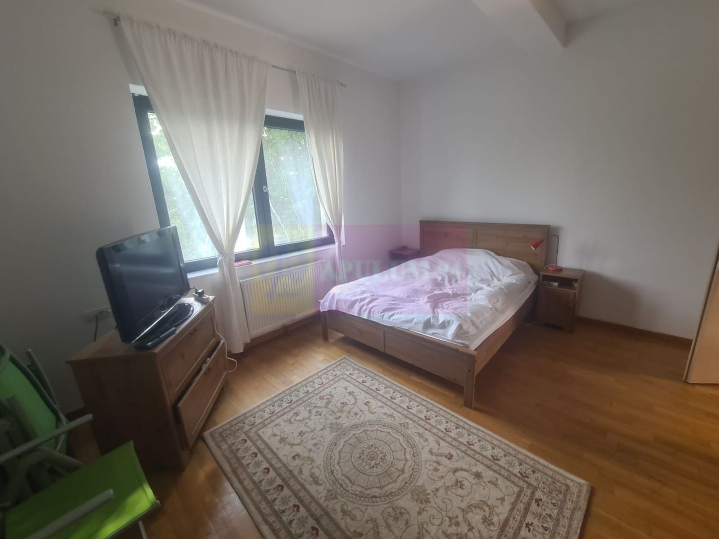 Vila de vanzare cu 6 camere in Cornu (teren 6.600 mp)