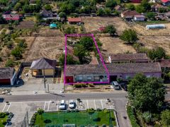 Casă, gospodărie cu teren de 1.345 mp în Galșa-Șiria