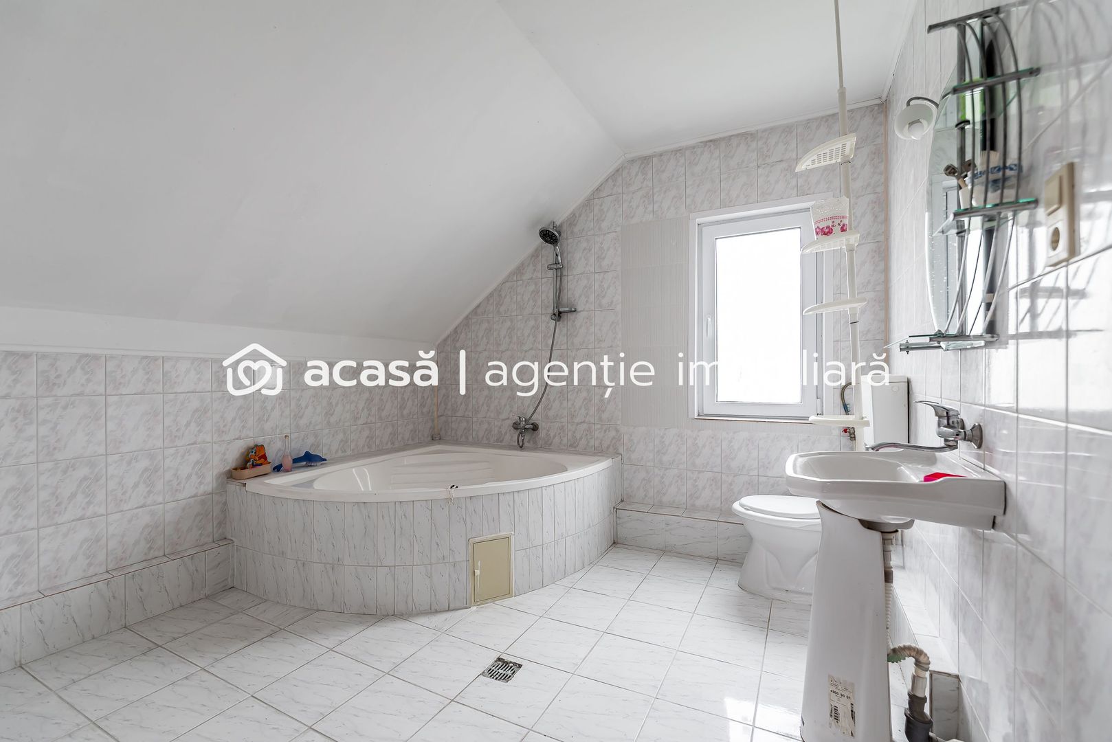 Imagine 14 - Casă 5 camere Aradul Nou Zona Tabacovici. Teren 360 mp și garaj