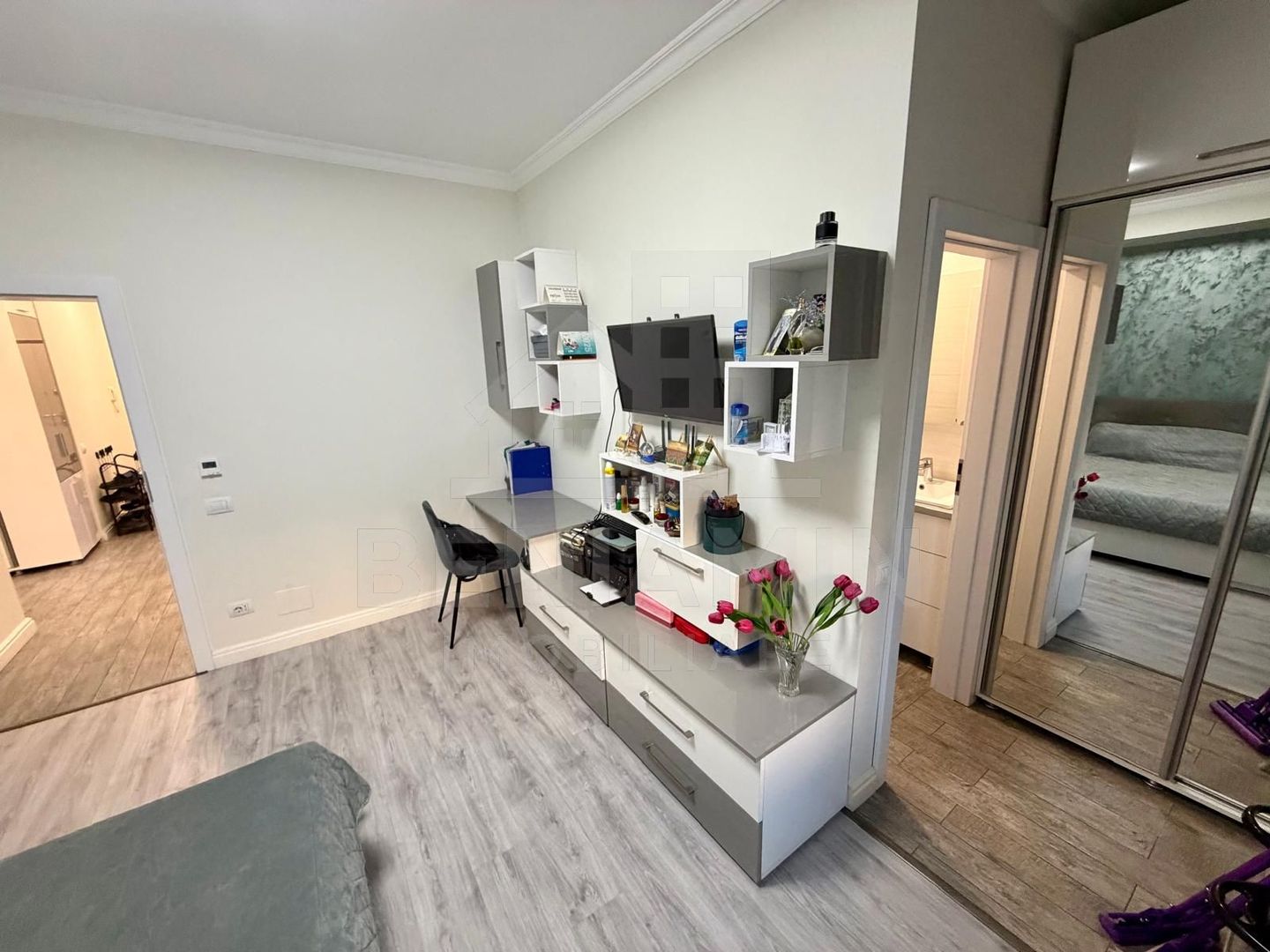 Apartament decomandat deosebit 3 camere 2 bai bloc 2020 cu parcare - imaginea 12