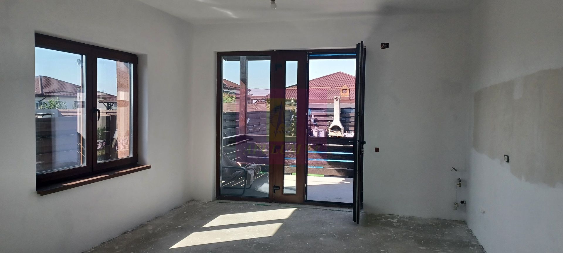 Casă nouă Săbăreni, terasă, piscină, foișor, barbeque, curte 440 mp