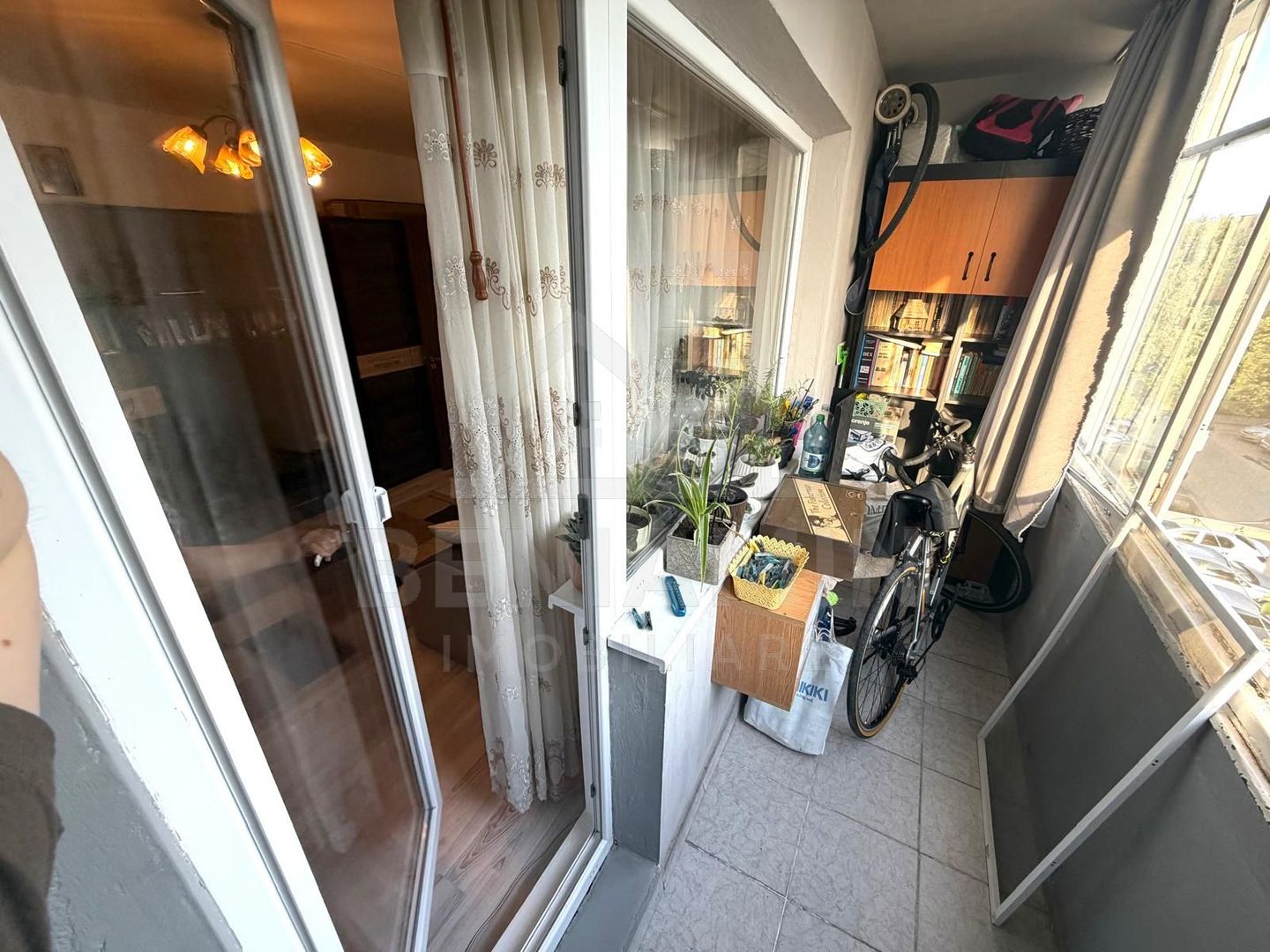 3 camere semidecomandat etaj 3 mobilat utilat - Valea Rosie - 69mp - imaginea 10