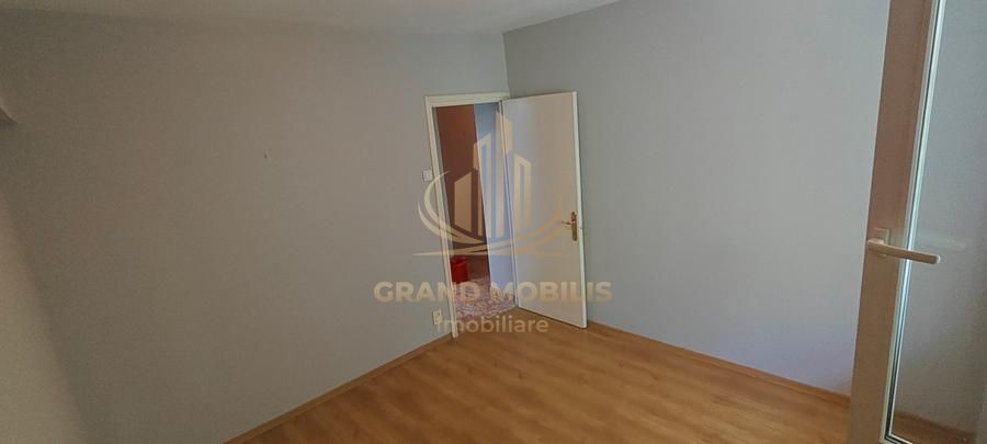 Vanzare apartament 3 camere decomandat Tineretului - imaginea 6