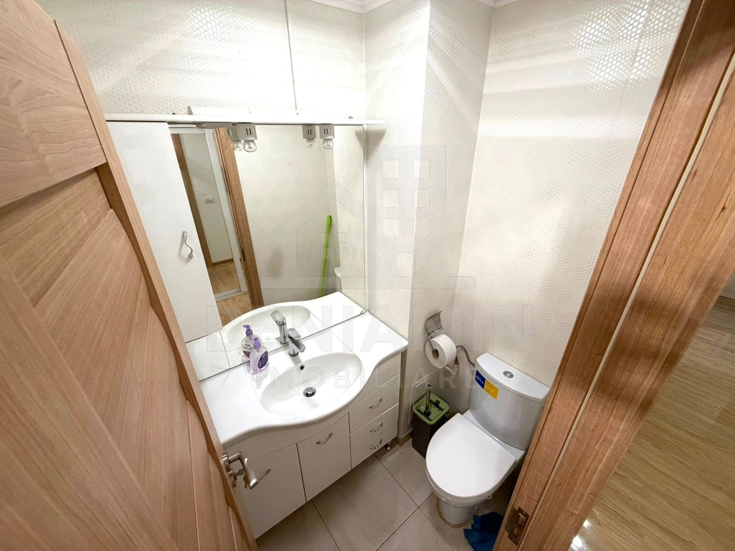Apartament 3 camere si 2 bai Rovine decomandat 67mp  an1985 - imaginea 6