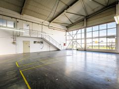 Hală industrială de vânzare 3495 mp în Arad