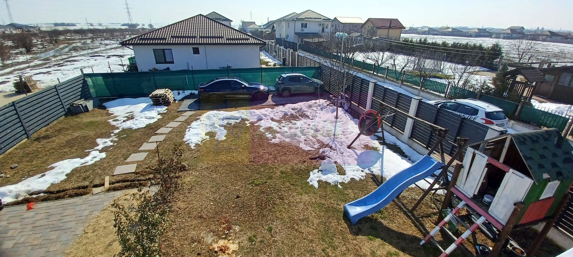 Săbăreni, casă P+1+pod, 5 camere, 130 mp utili, curte 470 mp