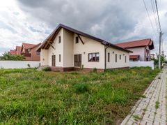 REZERVAT - Casă 2022 în Vladimirescu, la 5 minute de Arad | 4 Camere