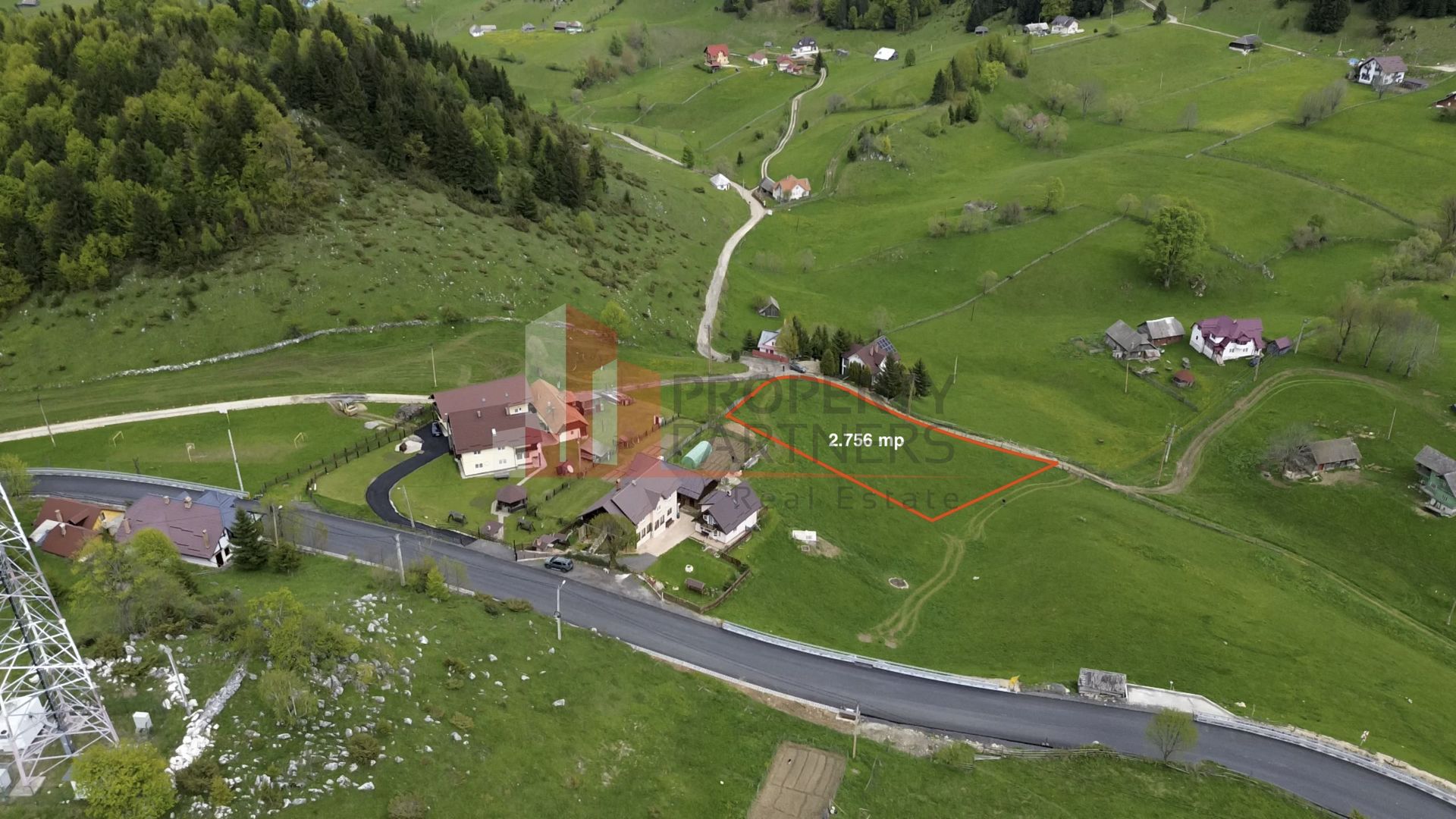 Teren Fundata cu vedere la muntii Bucegi - imaginea 5