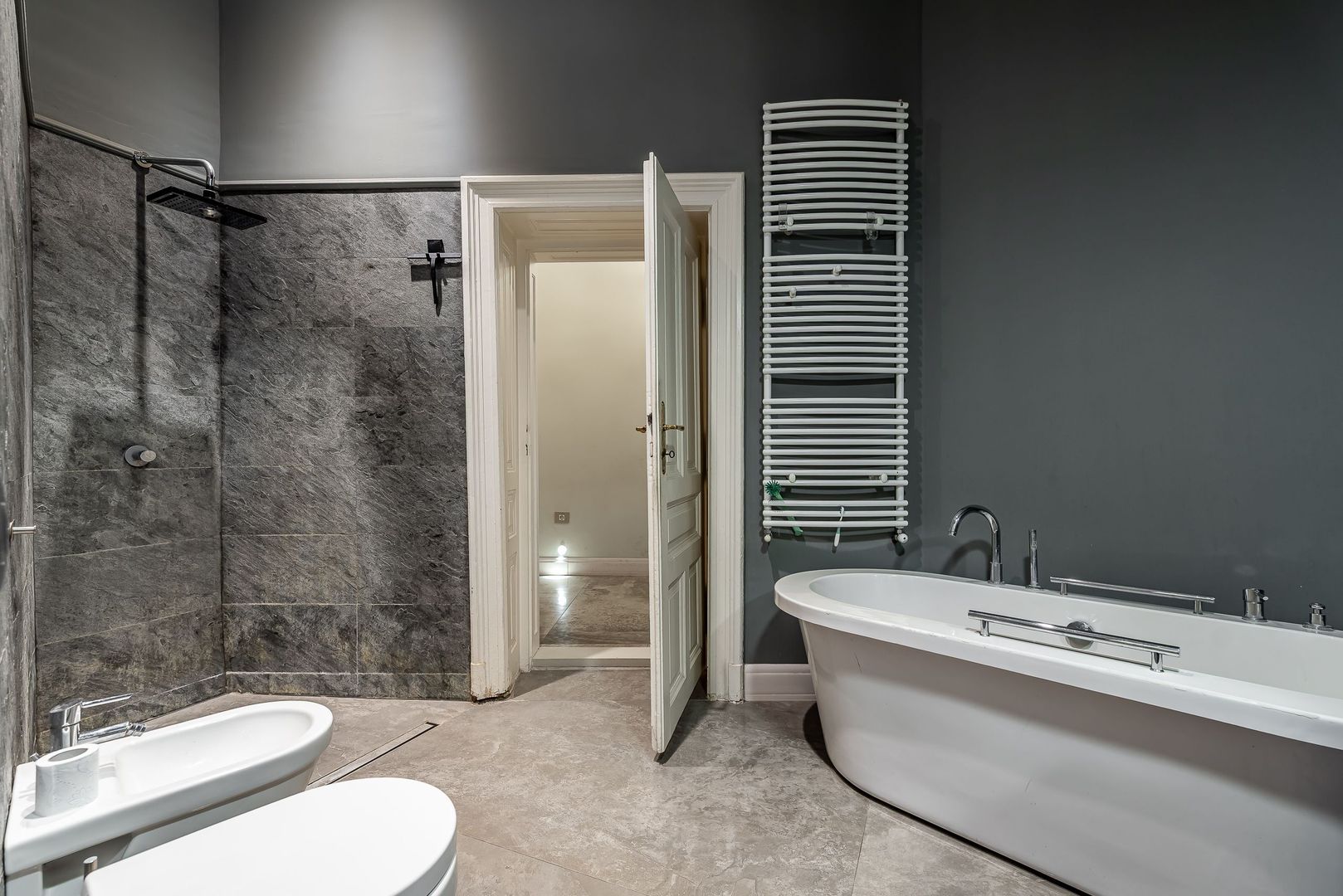 Imagine 4 - Apartament spatios cu 3 camere de LUX pe Metianu Comision 0