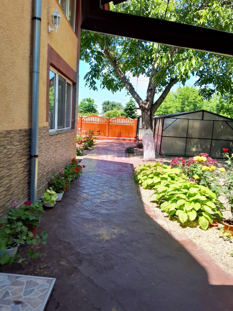 Movilita  (IL) - de vanzare casa 5 cam p+1