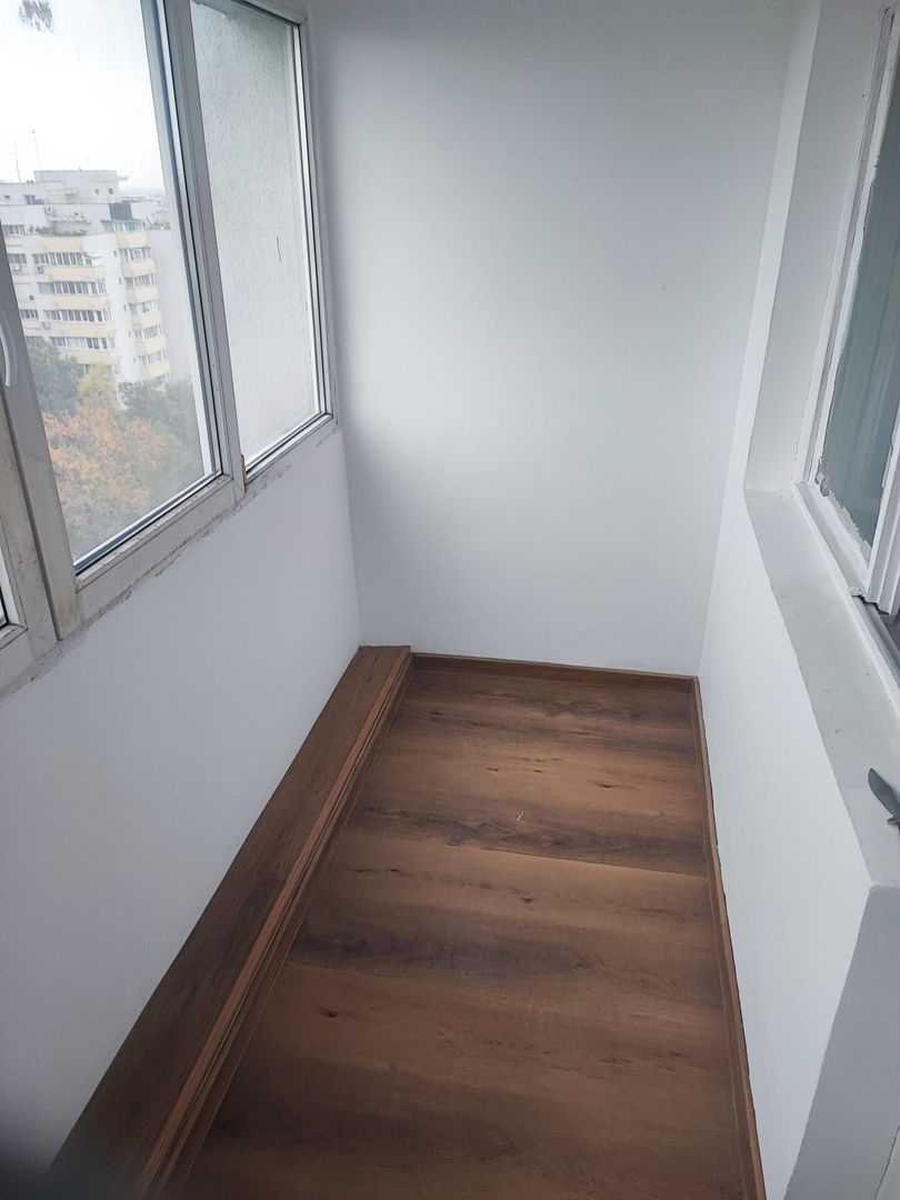 Vand apartament 3 camere - Panoramă superbă Parcul Tei  - renovat - imaginea 12