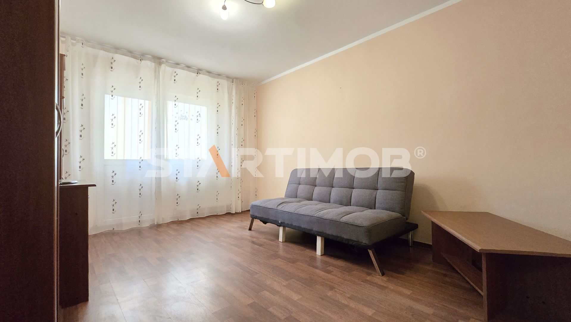 Apartament 2 camere cu parcare