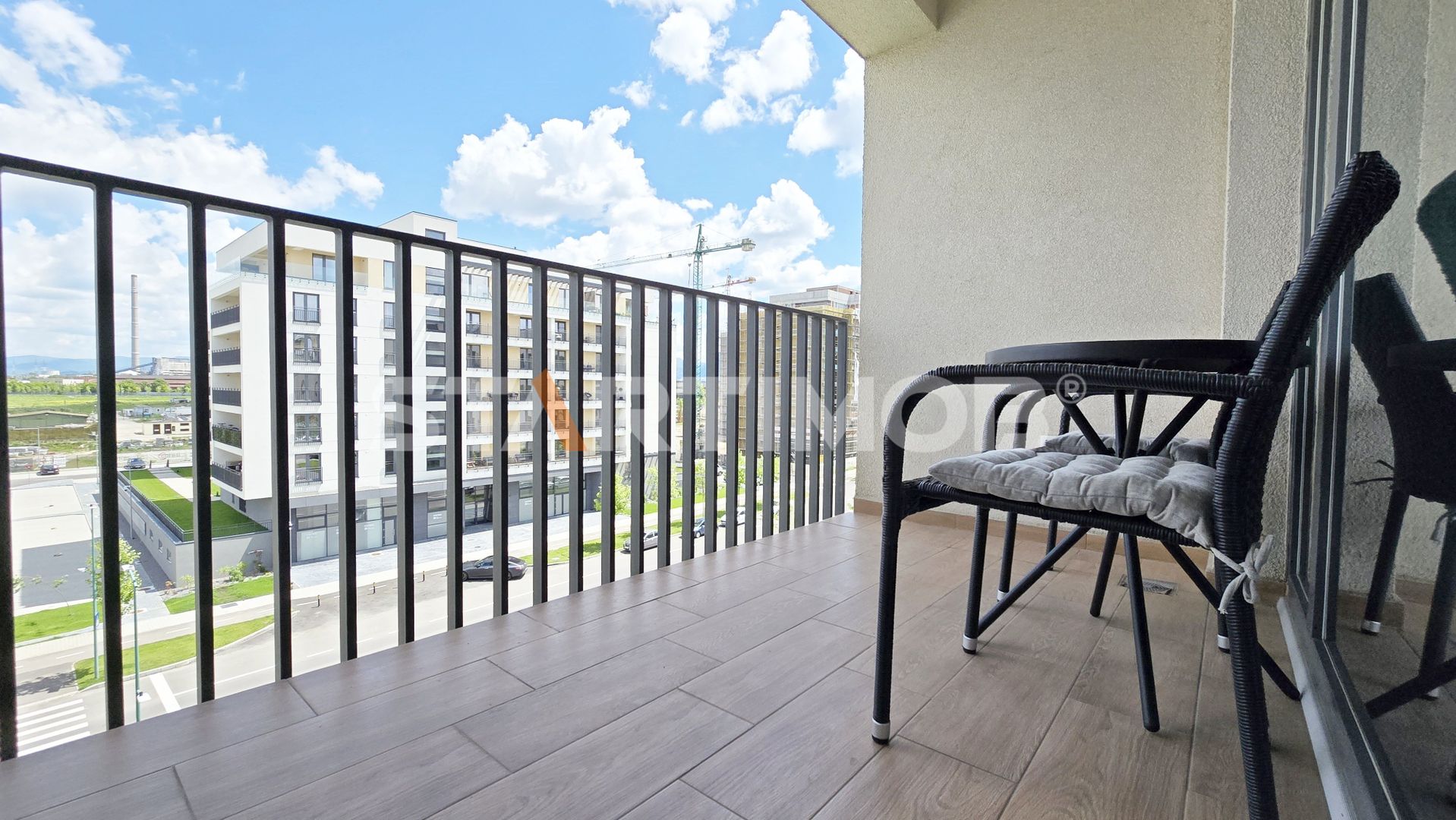Apartament mobilat Coresi cu parcare si boxa