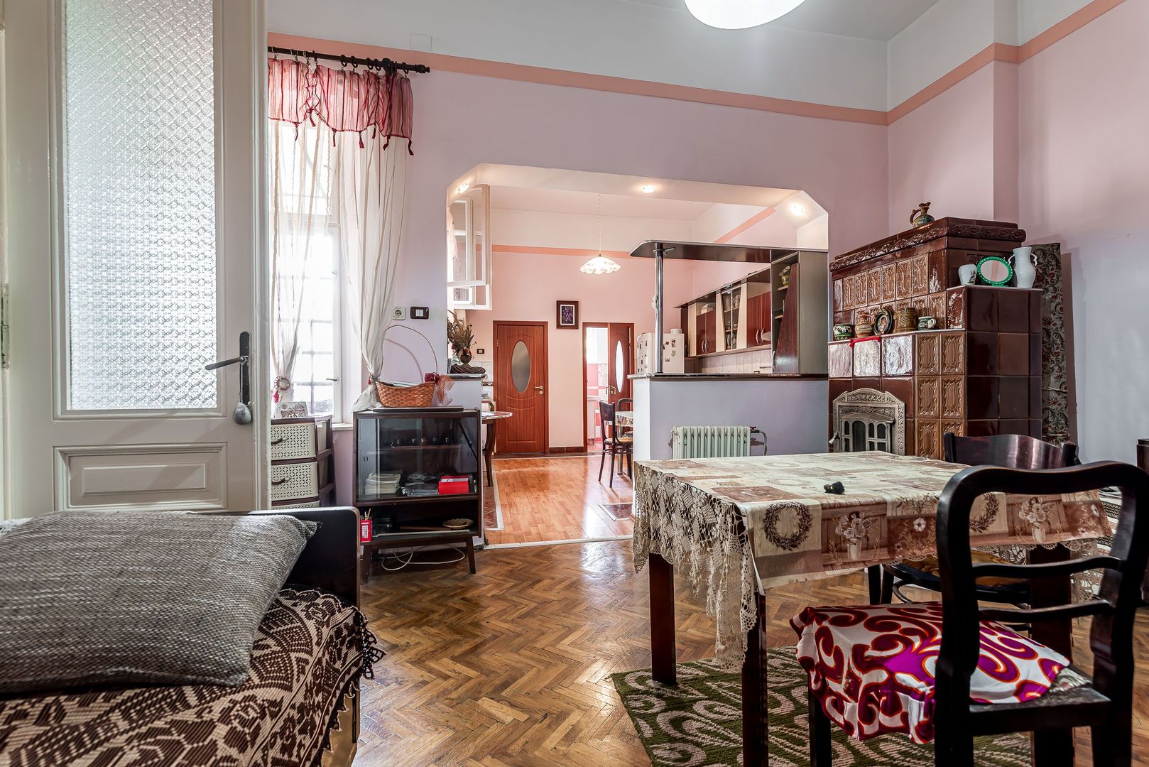 Imagine 8 - Apartament 3 camere, etaj 1, ultracentral (clădire cu 4 apartamente)