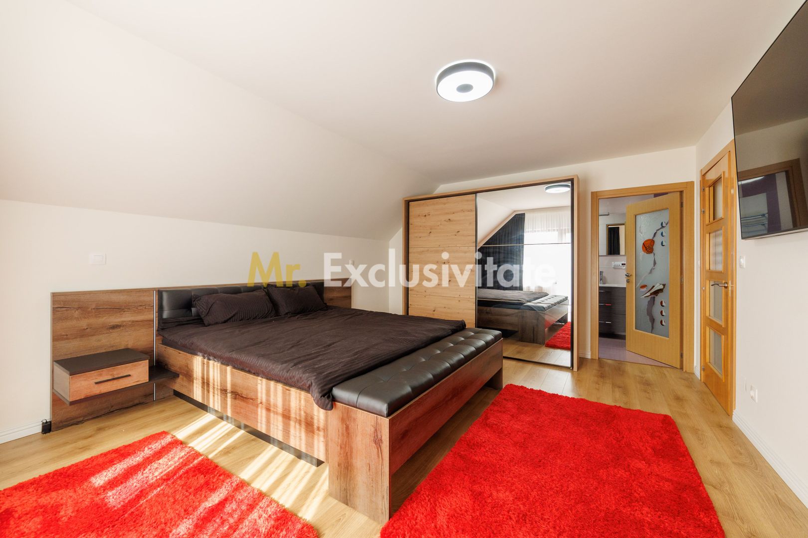 VILĂ 4 dormitoare, RENOVATĂ COMPLET 2026, Prundu, teren 937 mp - imaginea 12