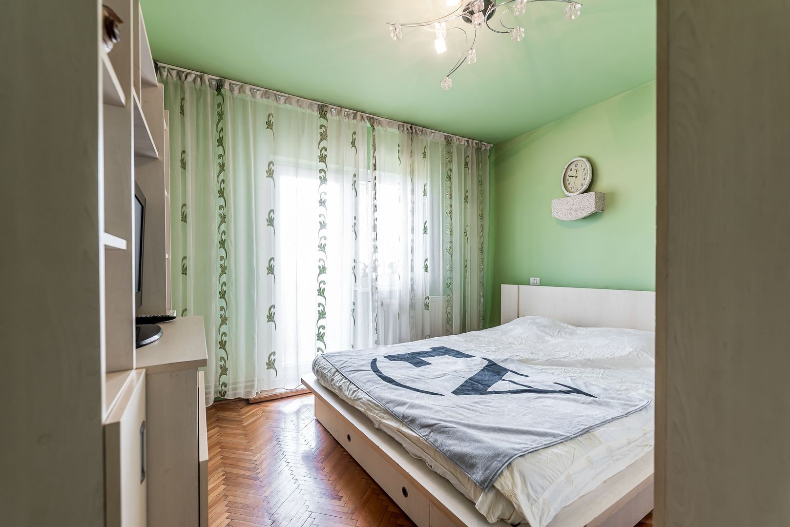 Imagine 4 - REZERVAT!!  Apartament 3 camere Micalaca 300. Vedere superbă