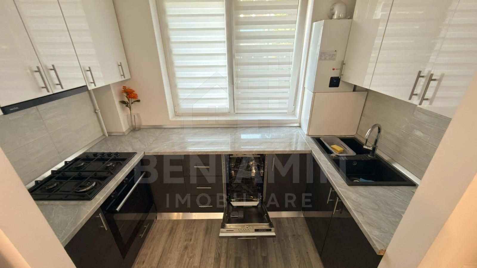 2 camere - bloc nou -2 bai - curte 70mp - 2 parcari - Happy Residence - imaginea 7