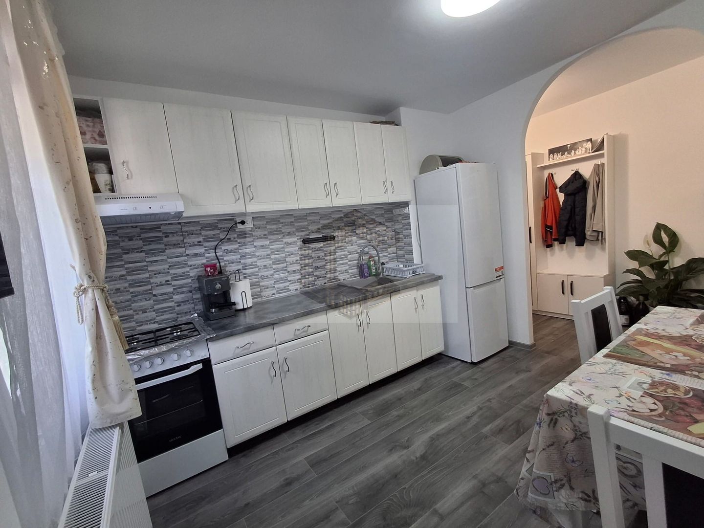 Apartament cu 2 camere , renovat , situat în zona Iosefin - imaginea 8