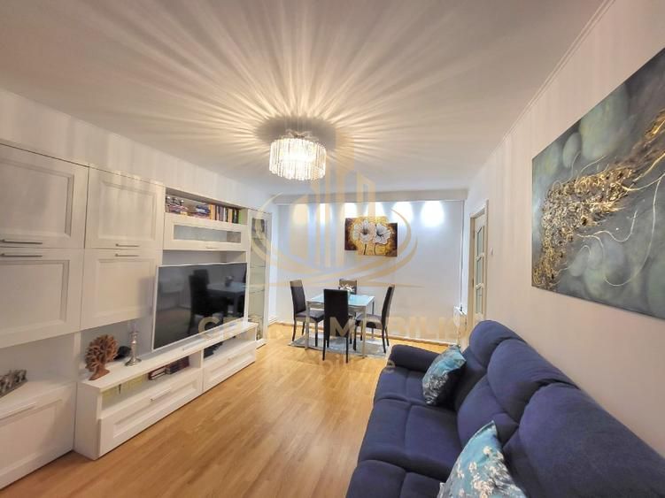 Apartament 4 camere , decomandat,  renovat,centrala proprie,