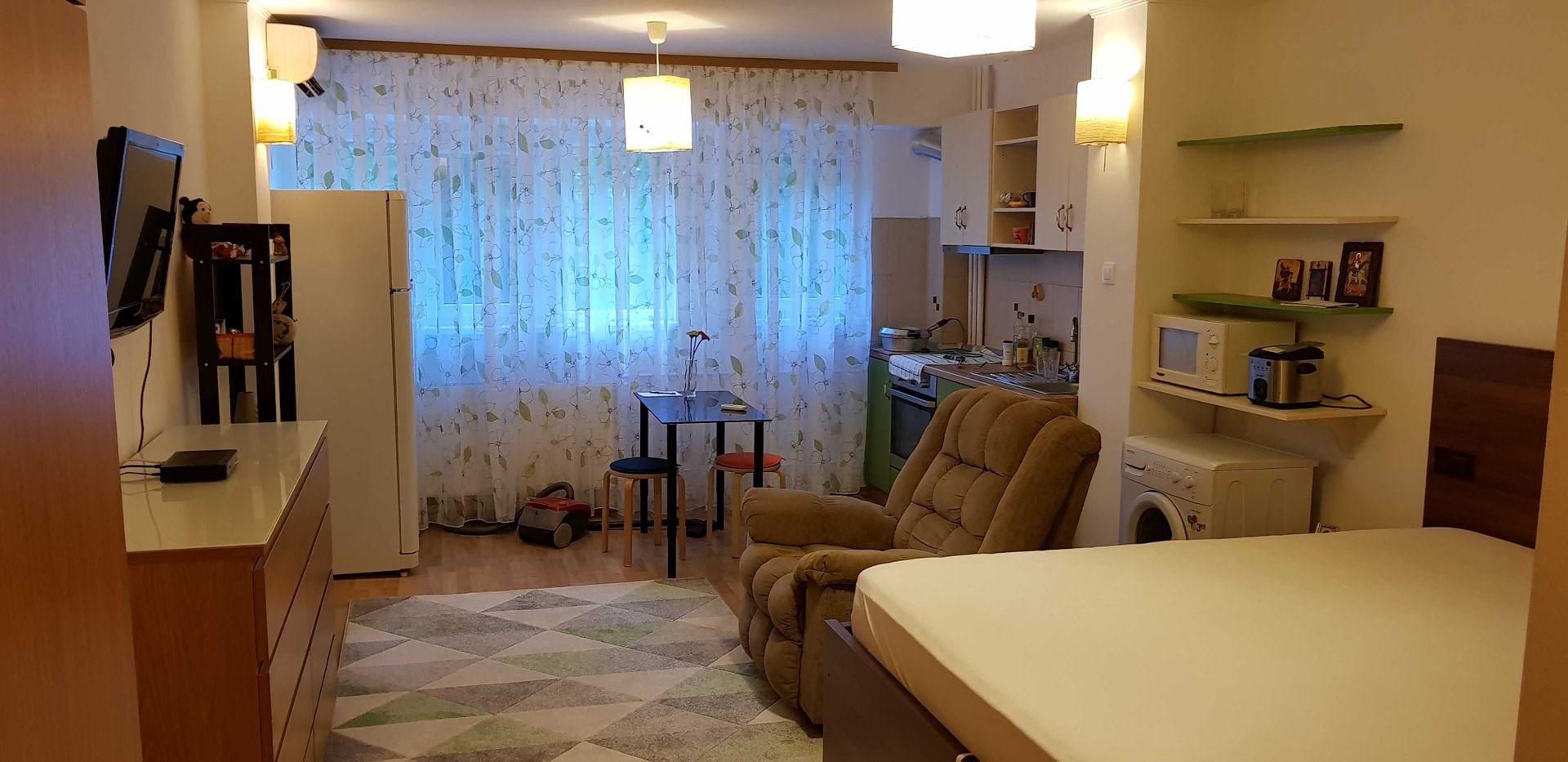 Garsoniera confort 1, zona Delfinului