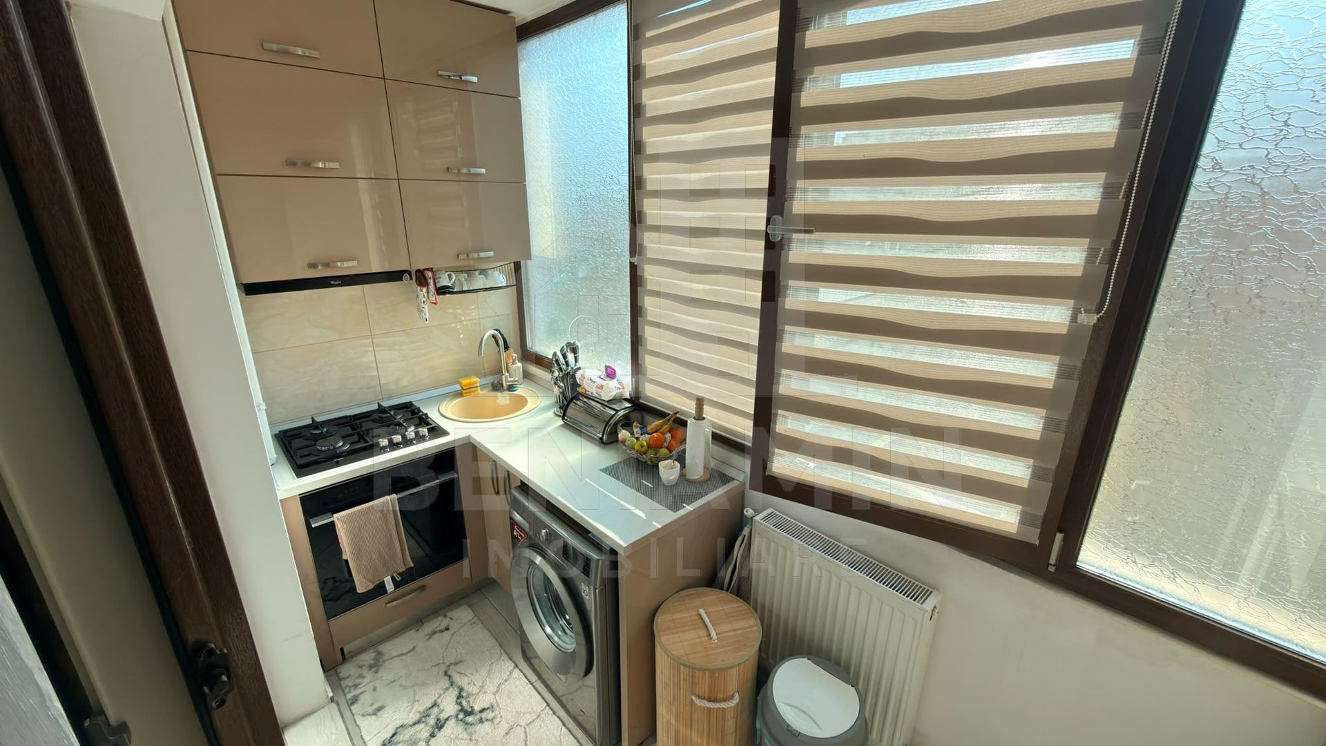 Apartament Modern -Bloc nou - Etaj 1 Cornitoriu 42MP - Parcare - imaginea 6