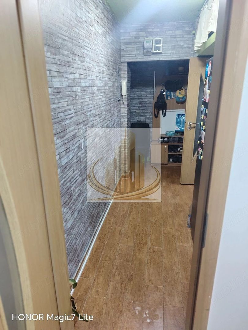 Apartament la etajul 1, baie cu geam și bucătărie închisă | Calea Șagu - imaginea 8