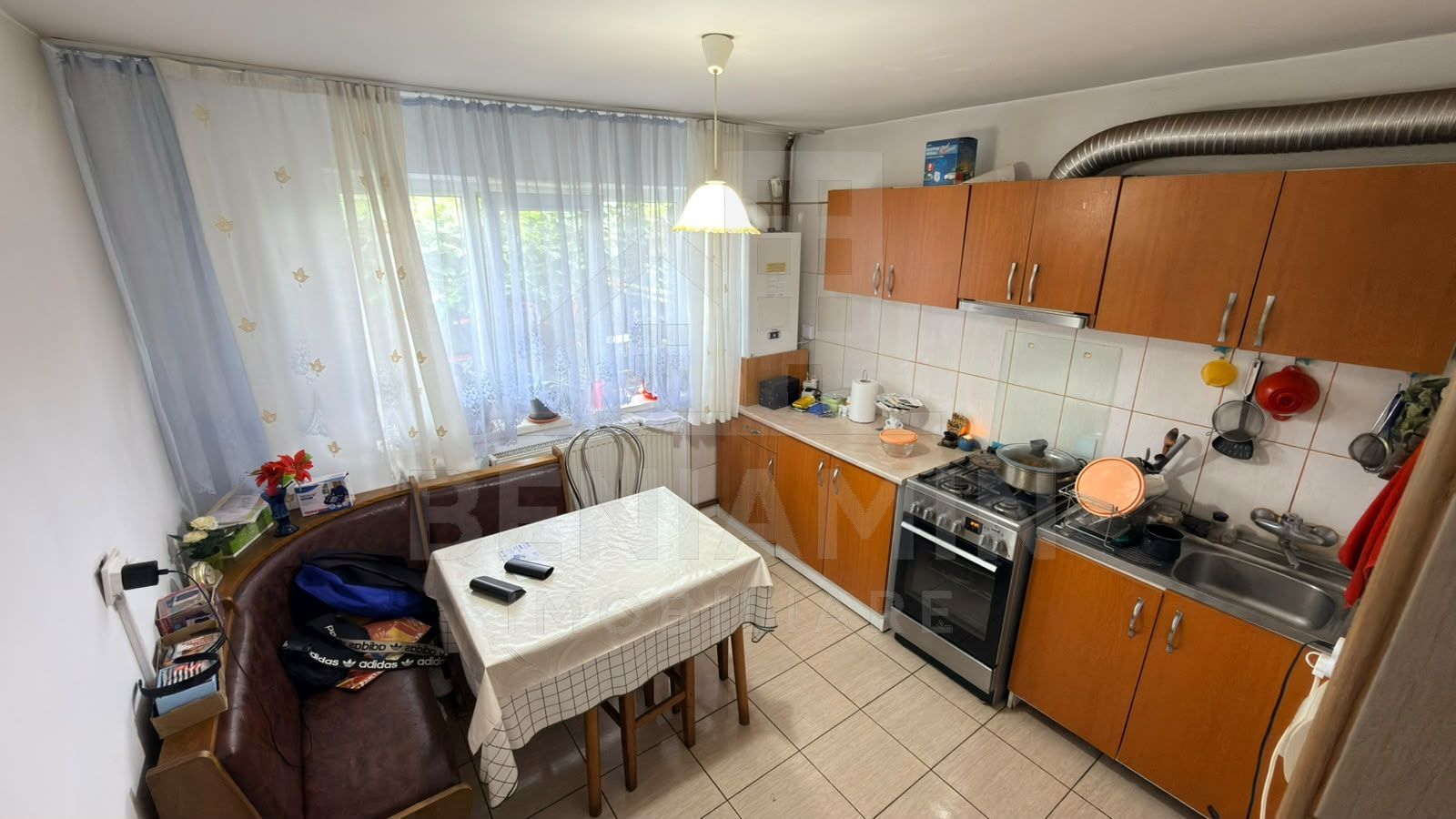 De vanzare casa tip duplex Piata Chiriac 222mp - imaginea 3