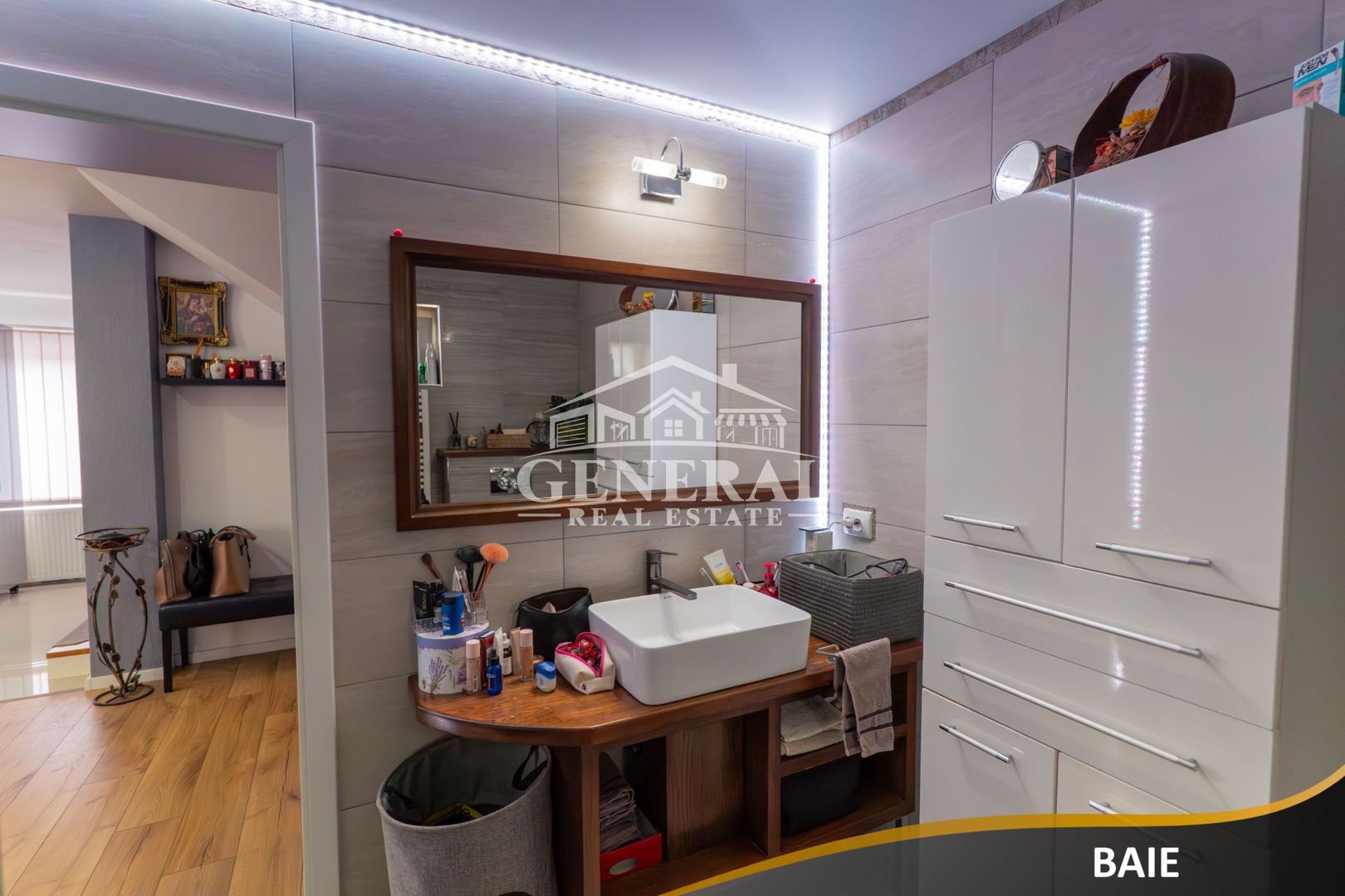 Casa de vanzare zona centrala in Baia Mare 200m2 casa si 420 teren - imaginea 8
