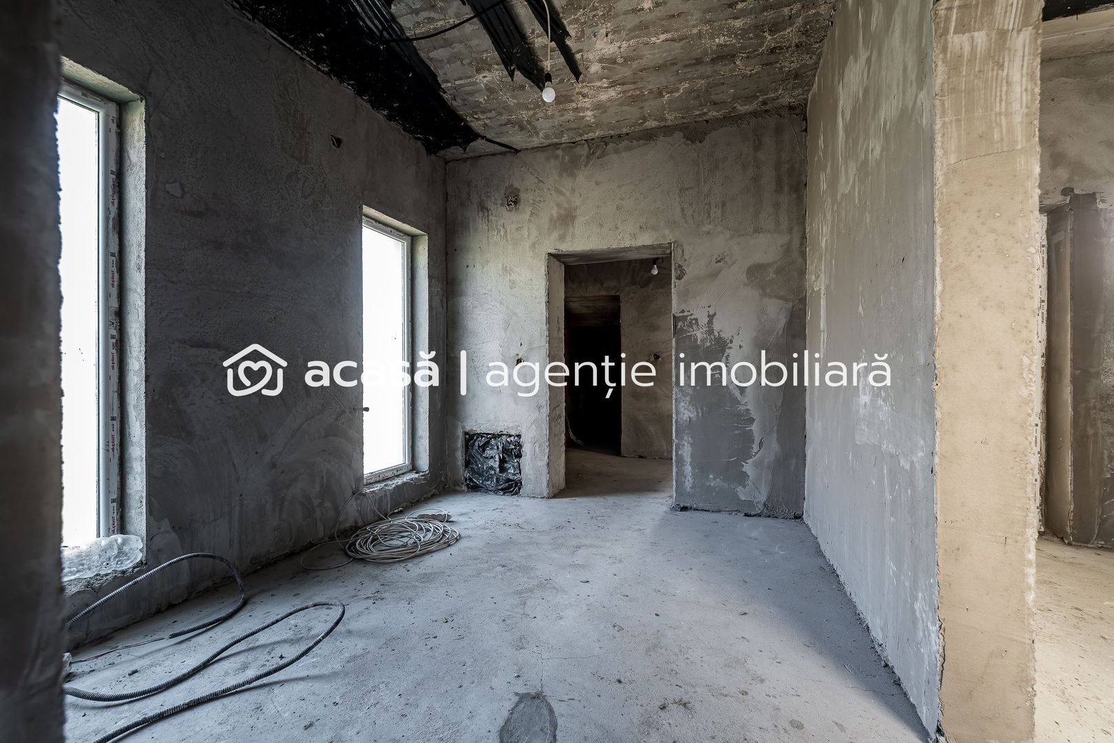Imagine 4 - Casă nouă cu etaj semifinalizată, zonă liniștită în Aradul Nou