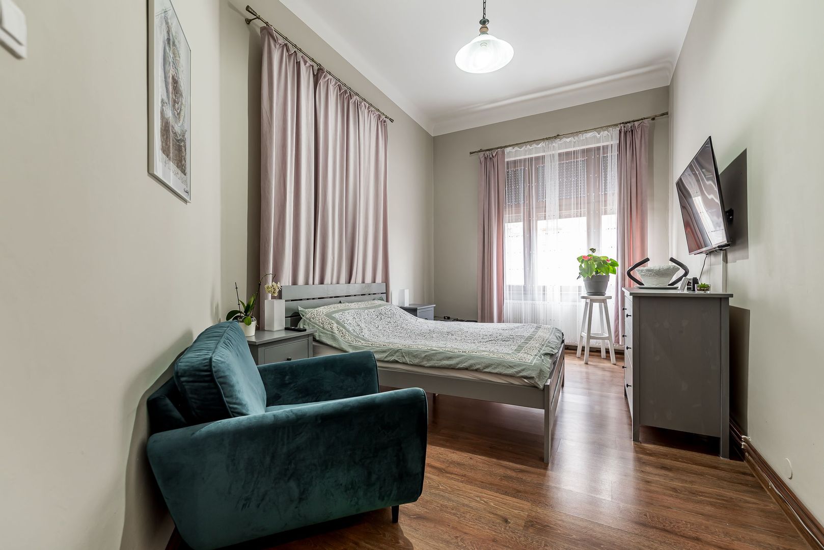 Imagine 4 - Apartament ultracentral cu 4 camere decomandat, etaj intermediar