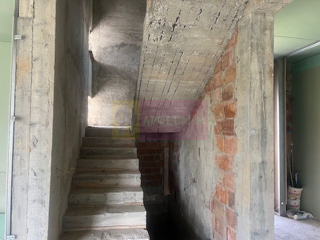 Vila la rosu Zarnesti- Mitropolit Metianu cu vedere superba spre munte